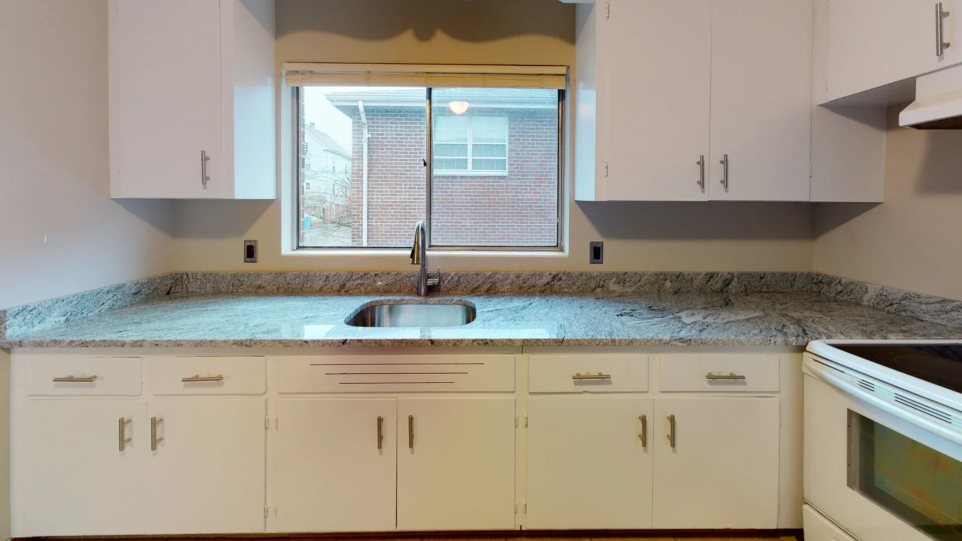 2 bed, 1 bath apartment for rent at 78-80 Harvard St Unit 5, Banks Square — photo 2 of 6