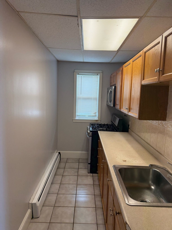 3 bed, 1 bath apartment for rent at 78-80 Osgood St Unit 1, Lawrence — photo 6 of 8