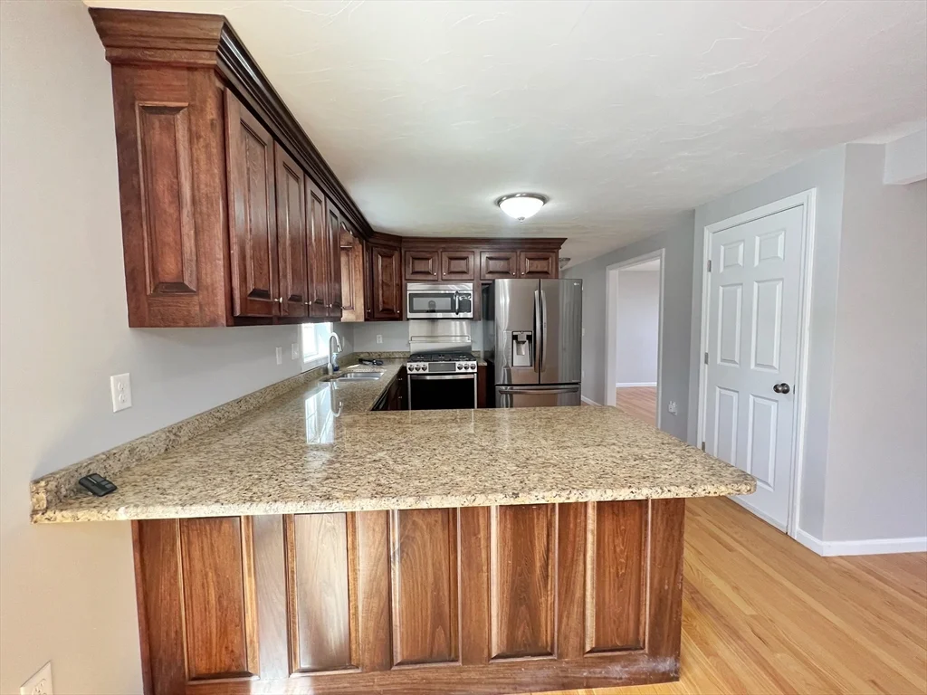 3 bed, 2 bath apartment for rent at 78 Bayberry Hill Rd, Townsend — photo 3 of 26