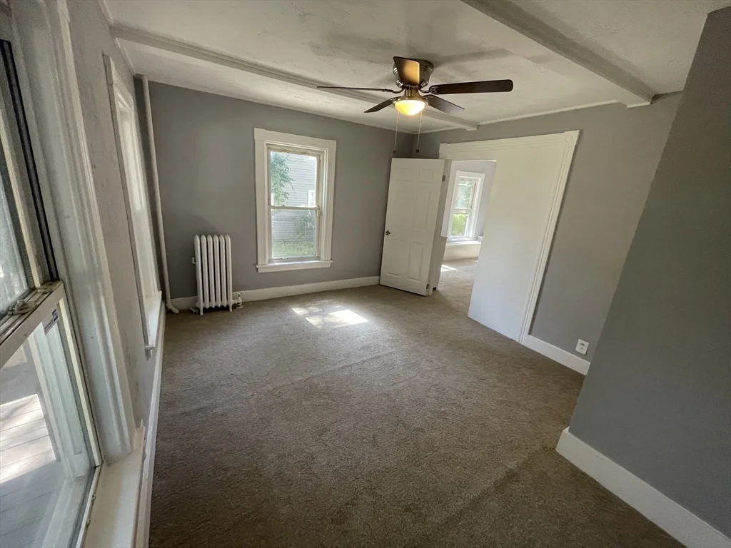 4 bed, 1 bath apartment for rent at 78 Birch St Unit 1, Worcester — photo 6 of 11