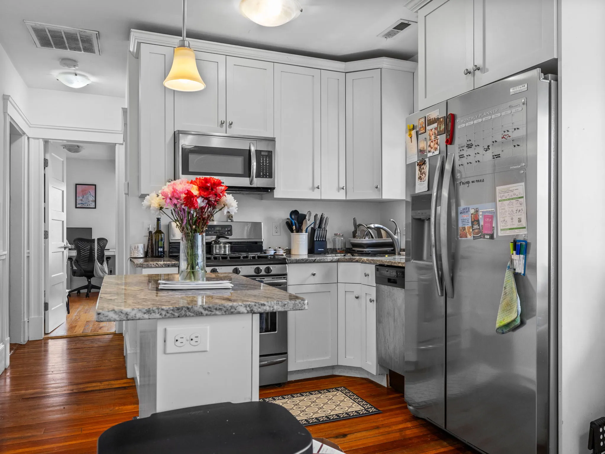 4 bed, 2 bath apartment for rent at 78 Bowdoin St Unit 2, South Medford — photo 3 of 18