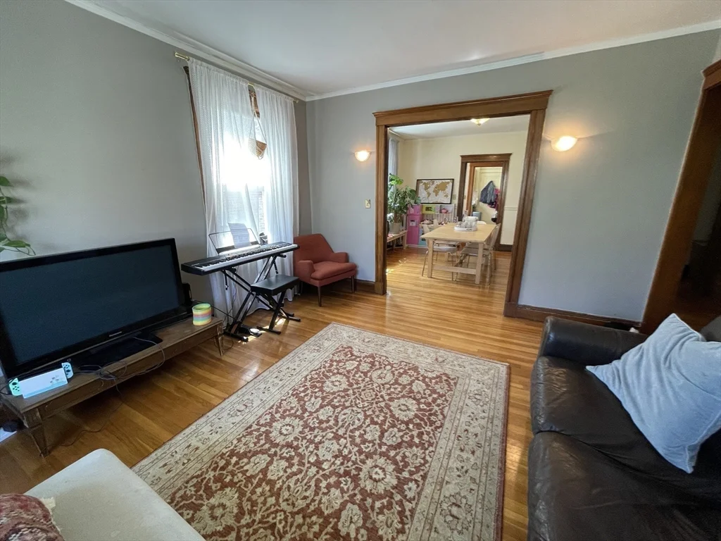 3 bed, 1 bath apartment for rent at 78 Browne St Unit 2, North Brookline — photo 2 of 14