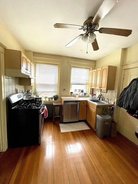 3 bed, 1 bath apartment for rent at 78 Browne St Unit 2, North Brookline — photo 8 of 14