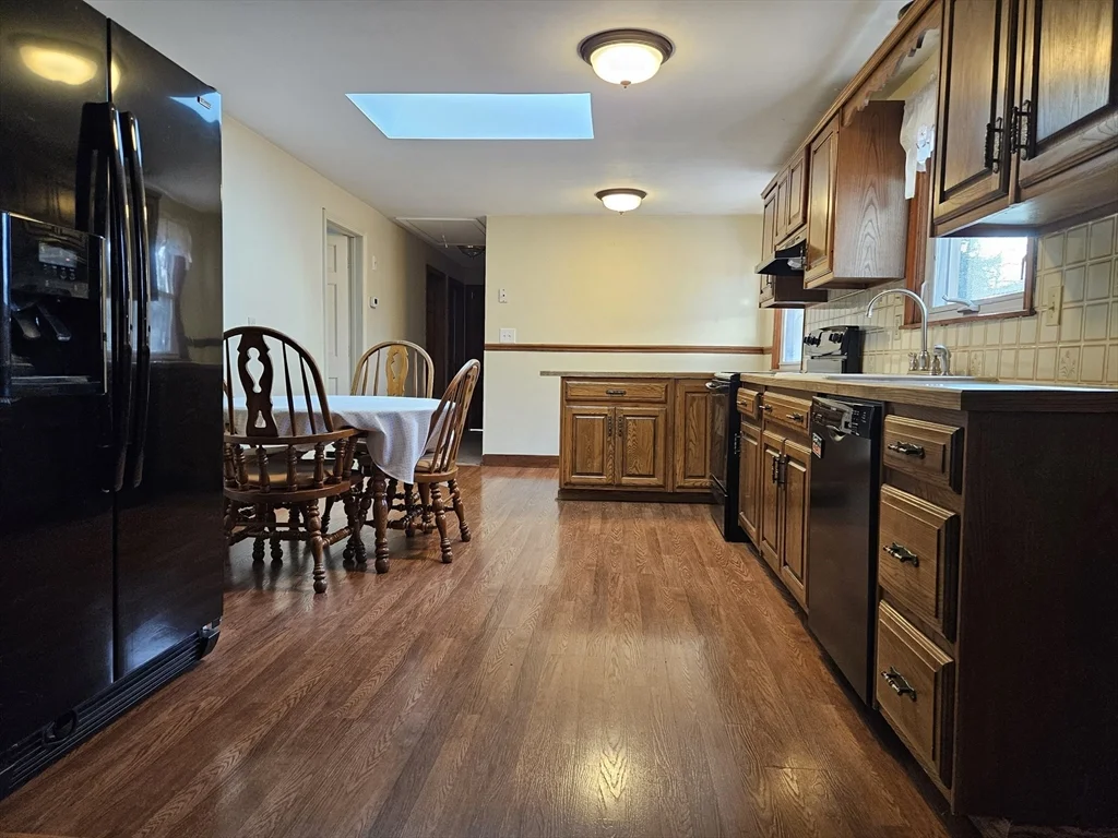 3 bed, 1 bath apartment for rent at 78 Cook St Unit 0, Billerica — photo 2 of 13