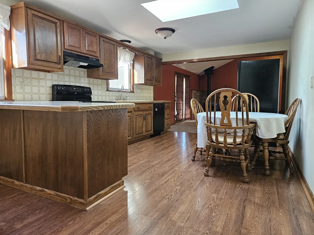 3 bed, 1 bath apartment for rent at 78 Cook St Unit 0, Billerica — photo 3 of 13