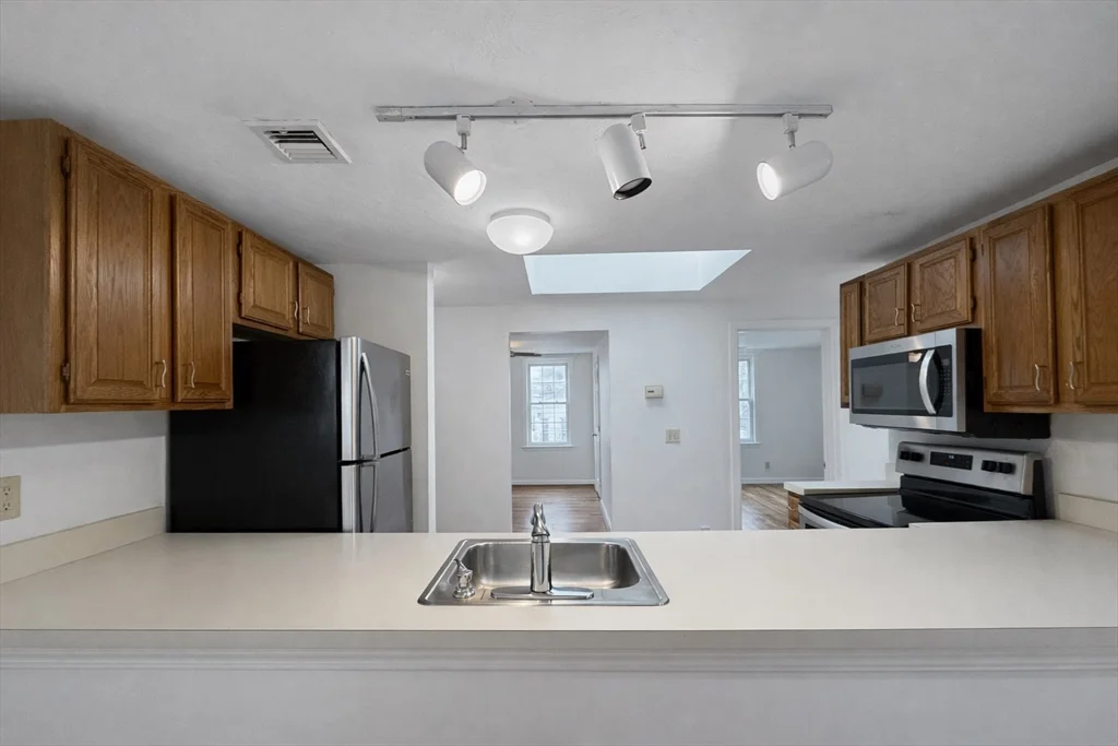 2 bed, 1 bath apartment for rent at 78 Dalby St Unit 3, Nonantum — photo 11 of 29