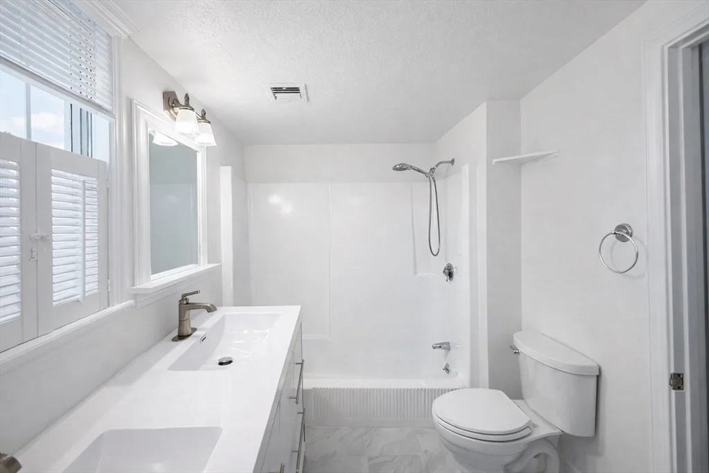 2 bed, 1 bath apartment for rent at 78 Dalby St Unit 3, Nonantum — photo 15 of 29