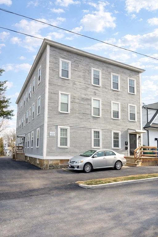 2 bed, 1 bath apartment for rent at 78 Dalby St Unit 3, Nonantum — photo 1 of 29