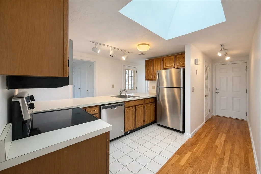 2 bed, 1 bath apartment for rent at 78 Dalby St Unit 3, Nonantum — photo 2 of 29