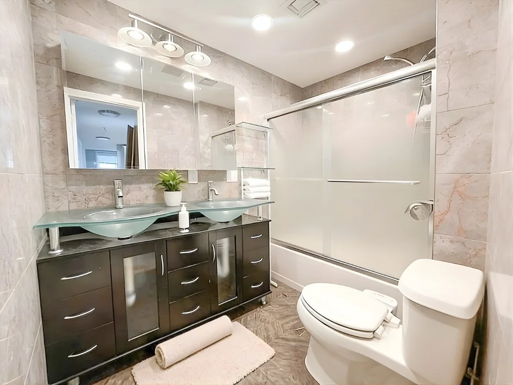 2 bed, 1 bath apartment for rent at 78 Dalby St Unit 4, Nonantum — photo 6 of 11