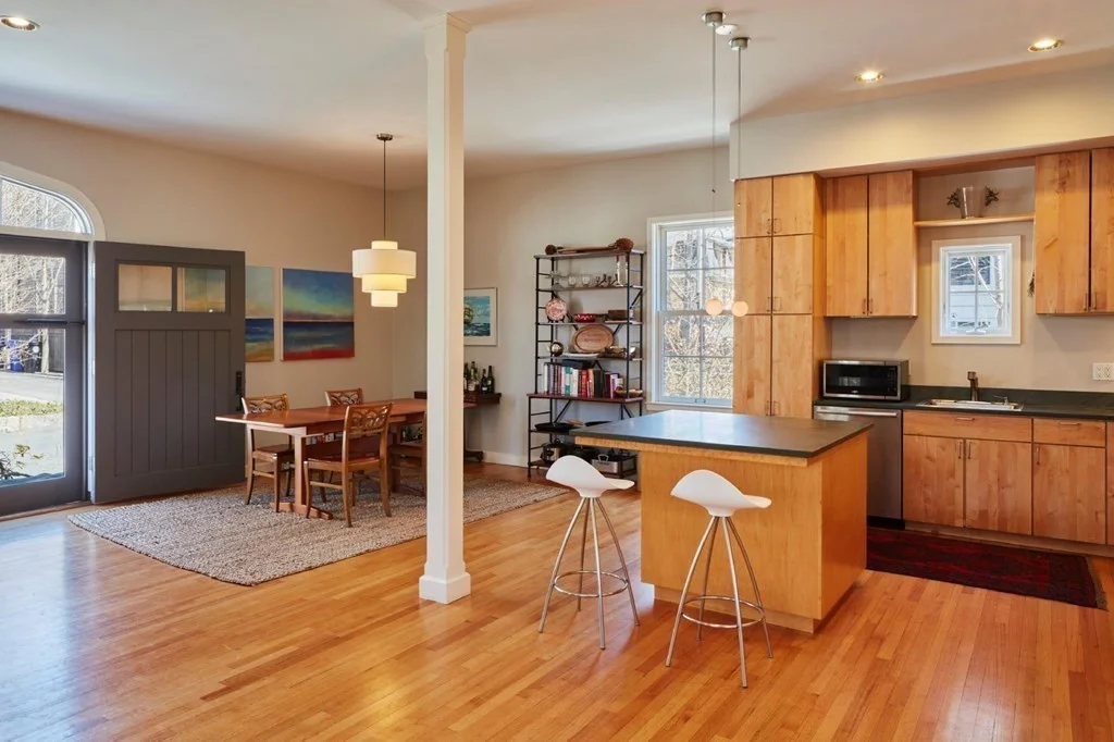 3 bed, 3 bath apartment for rent at 78 Davis Ave Unit 1, Brookline — photo 4 of 17