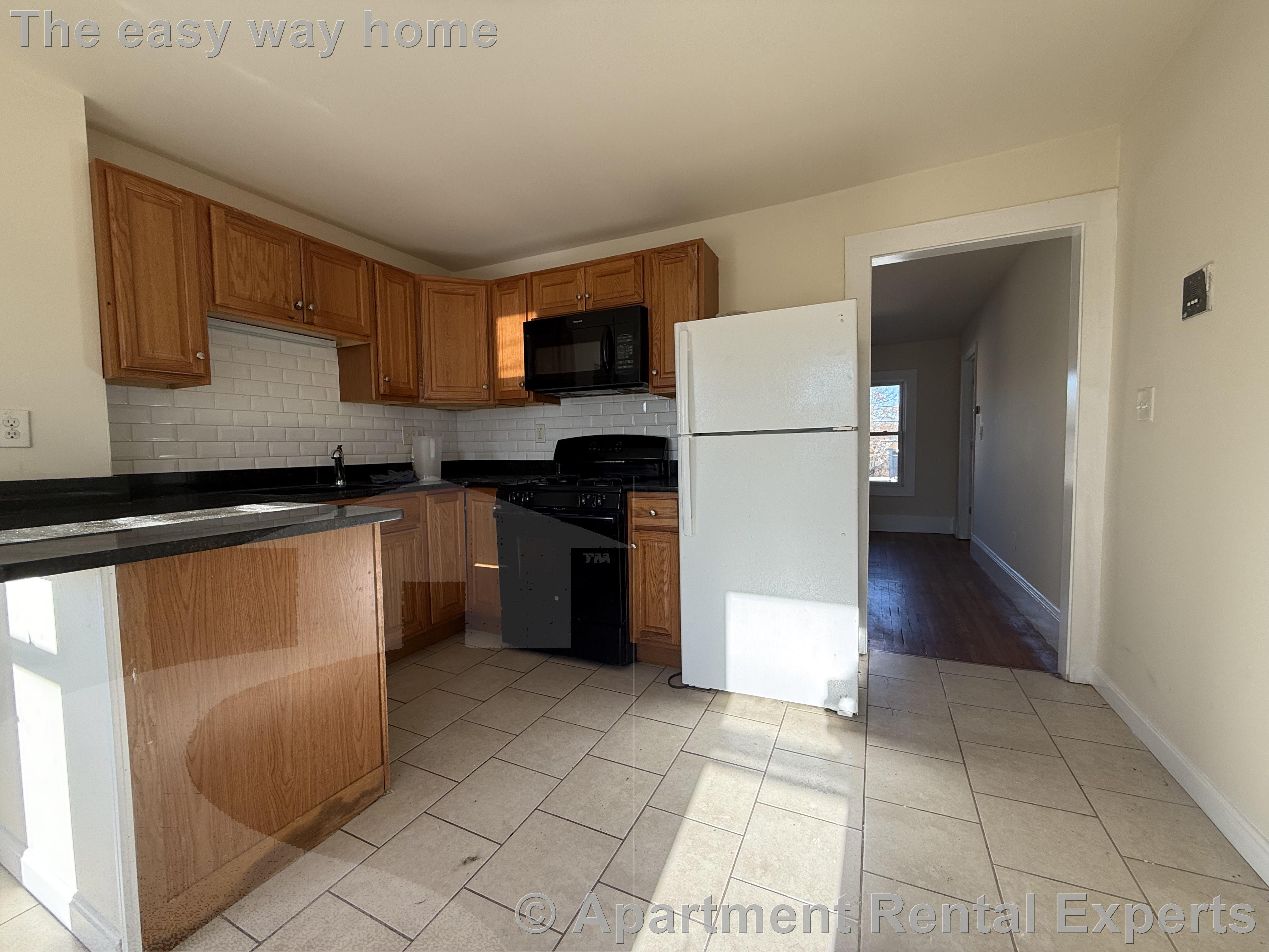 2 bed, 1 bath apartment for rent at 78 Decatur St Unit 3, East Arlington — photo 4 of 9