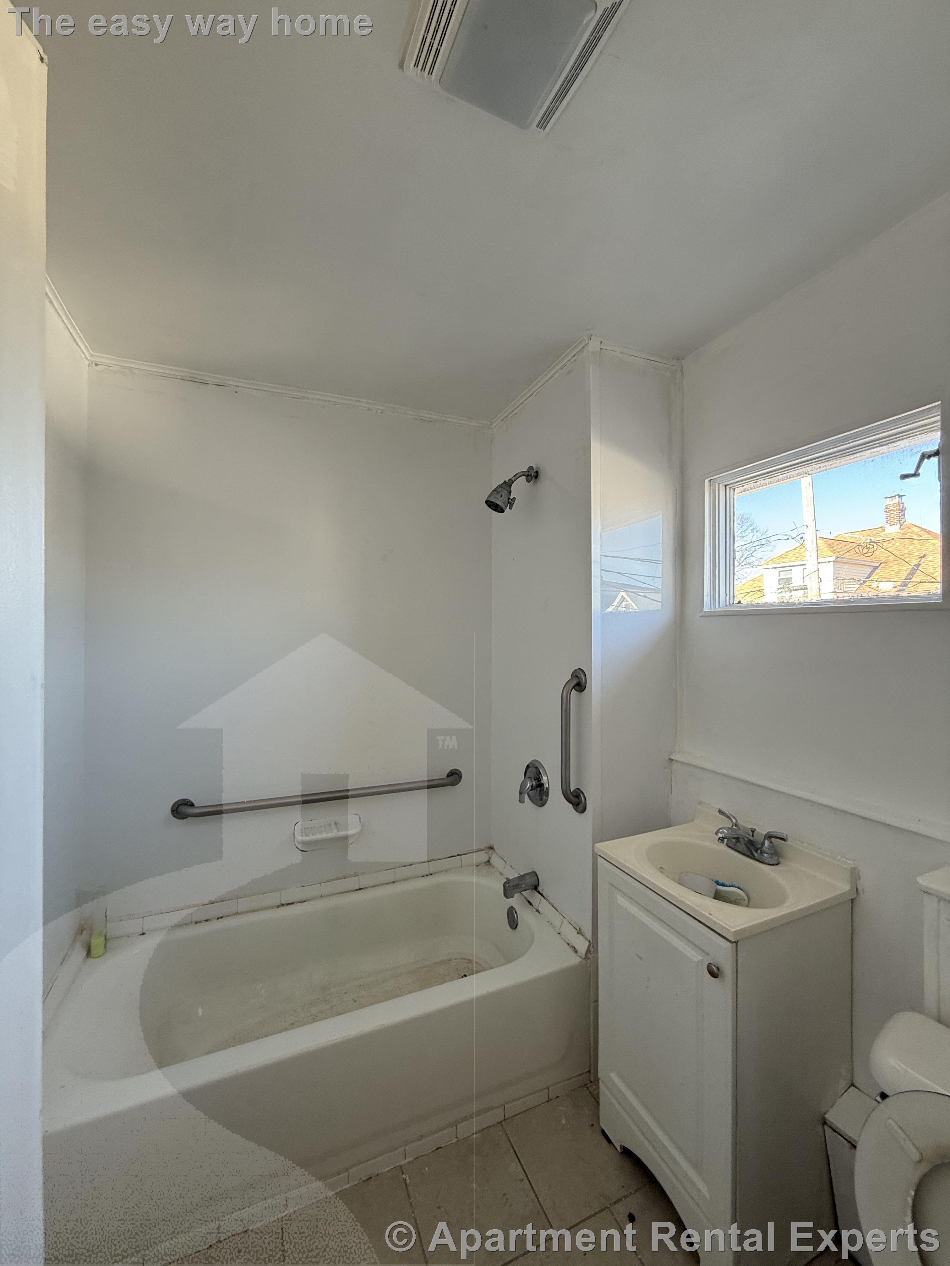 2 bed, 1 bath apartment for rent at 78 Decatur St Unit 3, East Arlington — photo 5 of 9