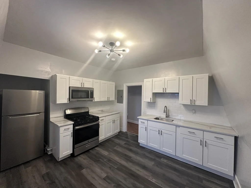 2 bed, 1 bath apartment for rent at 78 Dix Unit 3, Dorchester — photo 18 of 21
