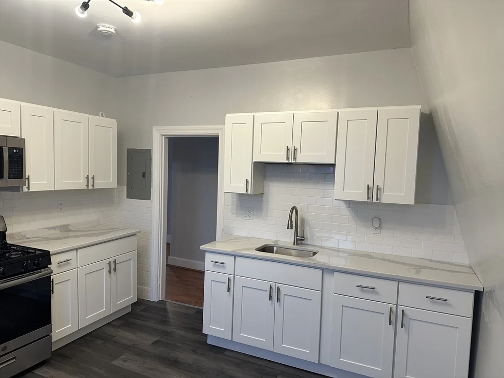 2 bed, 1 bath apartment for rent at 78 Dix Unit 3, Dorchester — photo 19 of 21