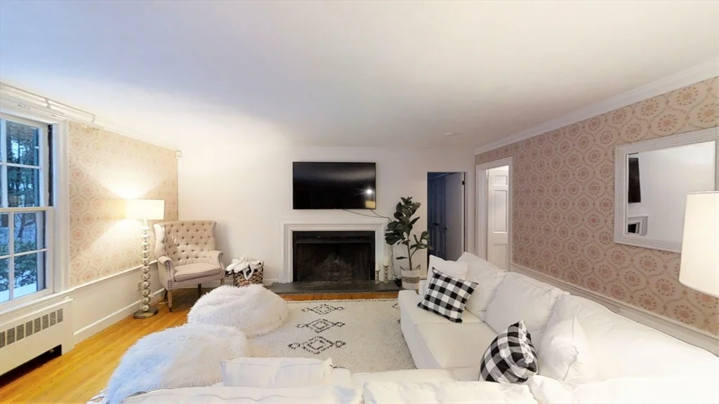 3 bed, 2 bath apartment for rent at 78 Draper, Wayland — photo 2 of 14