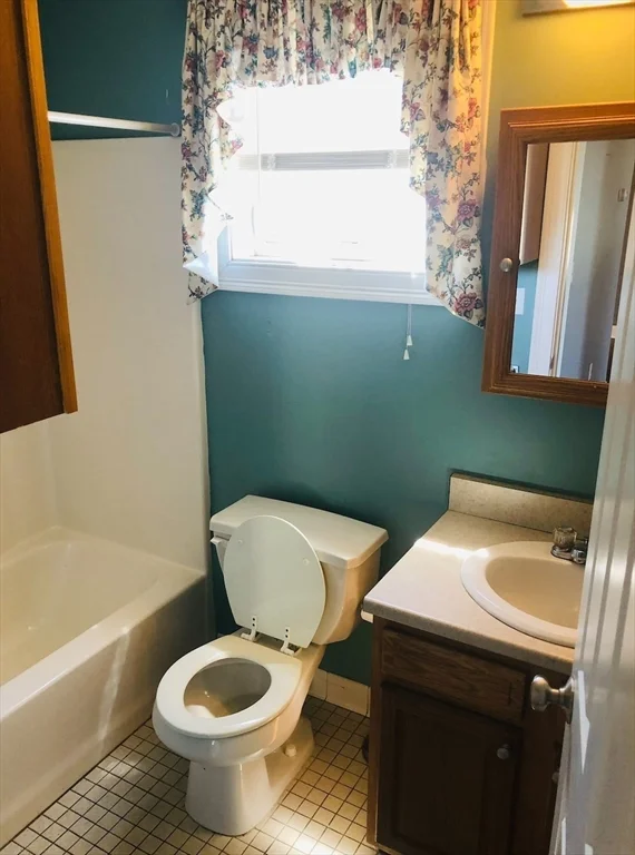 1 bed, 1 bath apartment for rent at 78 Eastern Ave Unit 1, Worcester — photo 7 of 9