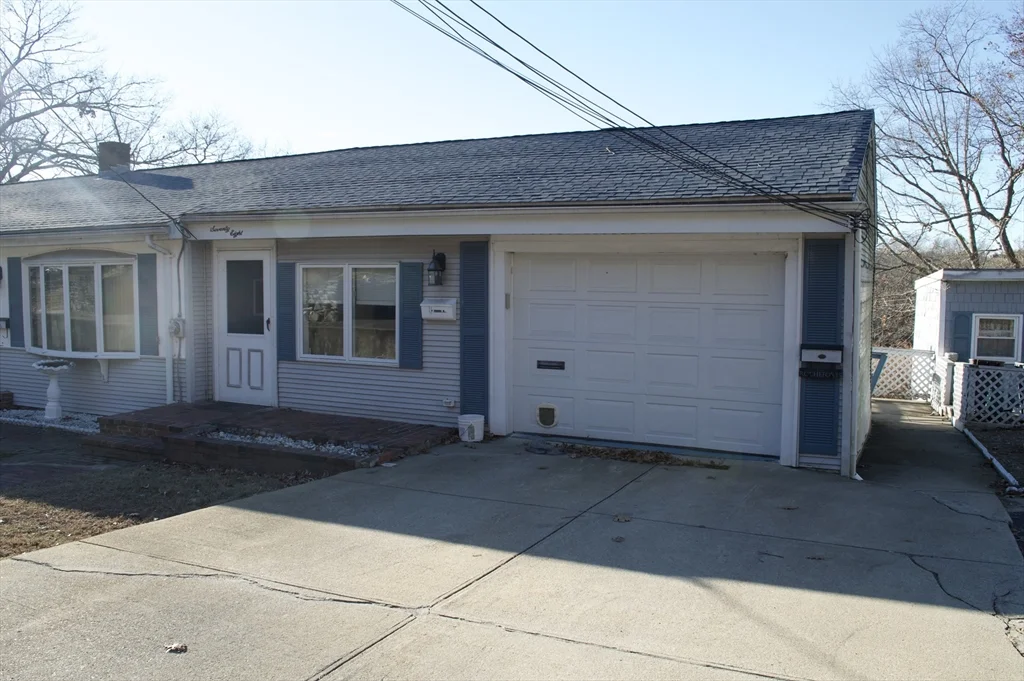 1 bed, 1 bath apartment for rent at 78 Edgewater Dr Unit 3, Blackstone — photo 1 of 7