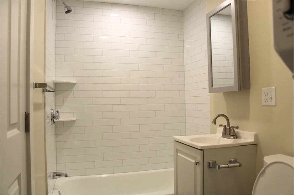 2 bed, 1 bath apartment for rent at 78 Endicott St Unit 1L, Peabody — photo 12 of 15