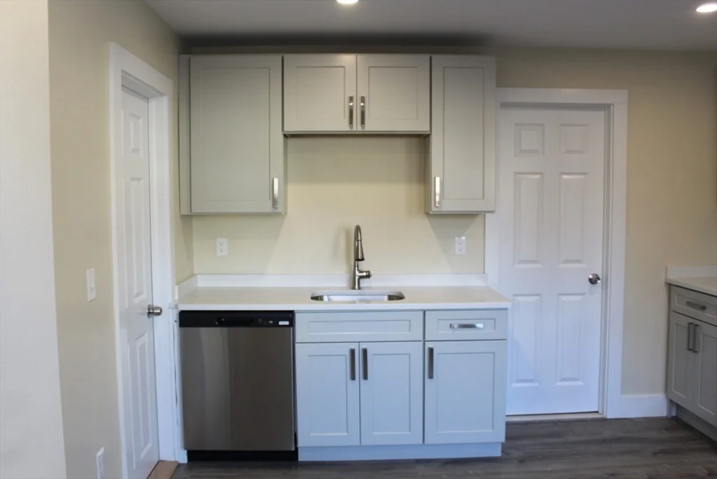 2 bed, 1 bath apartment for rent at 78 Endicott St Unit 1L, Peabody — photo 3 of 15