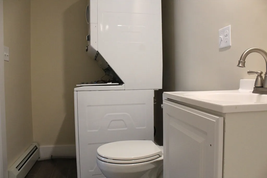 2 bed, 1 bath apartment for rent at 78 Endicott St Unit 1R, Peabody — photo 14 of 15