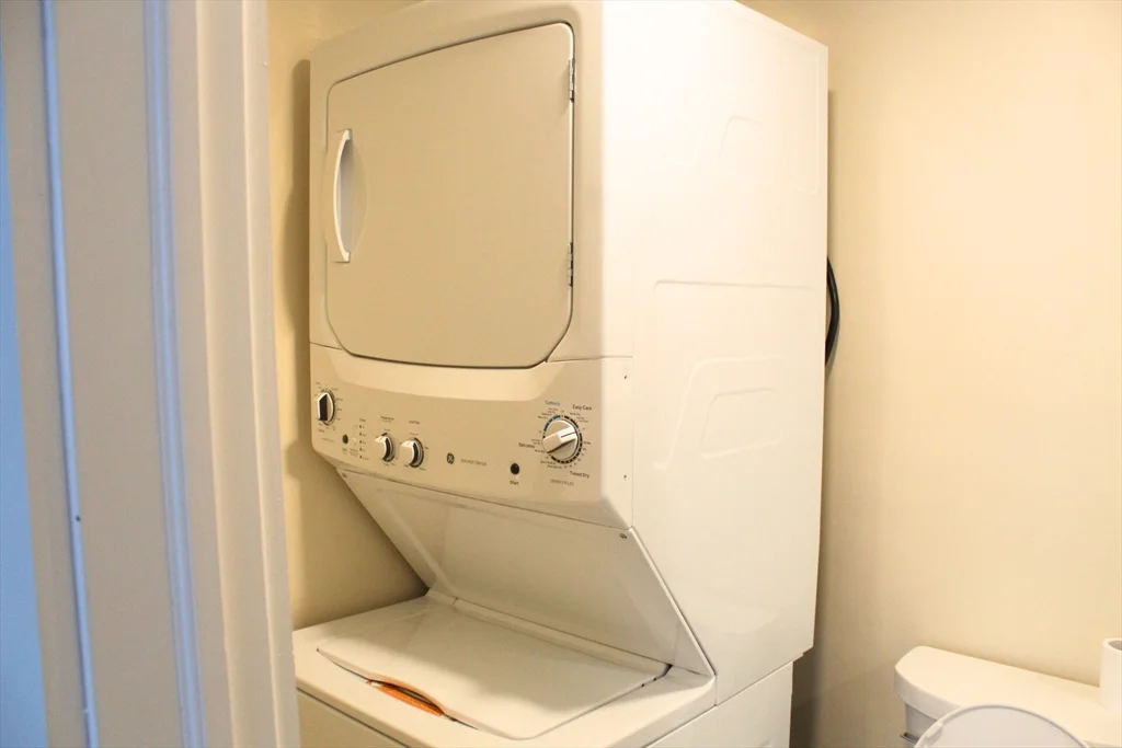 2 bed, 1 bath apartment for rent at 78 Endicott St Unit 2L, Peabody — photo 14 of 16