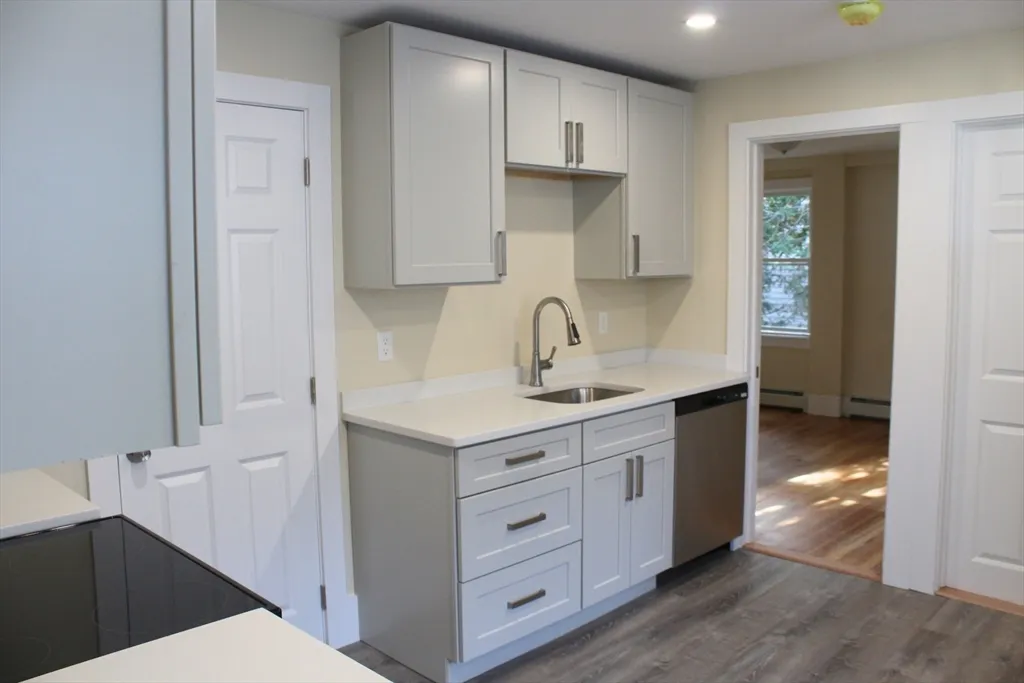 2 bed, 1 bath apartment for rent at 78 Endicott Unit 2R, Peabody — photo 3 of 14