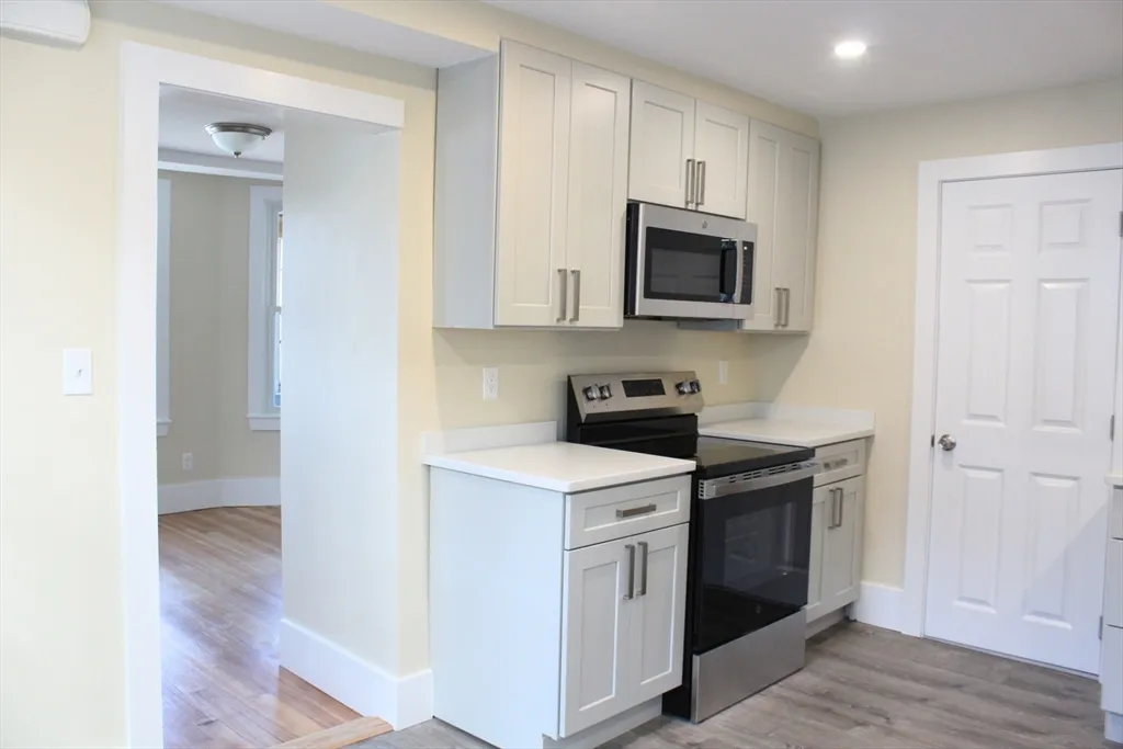 2 bed, 1 bath apartment for rent at 78 Endicott Unit 2R, Peabody — photo 2 of 14