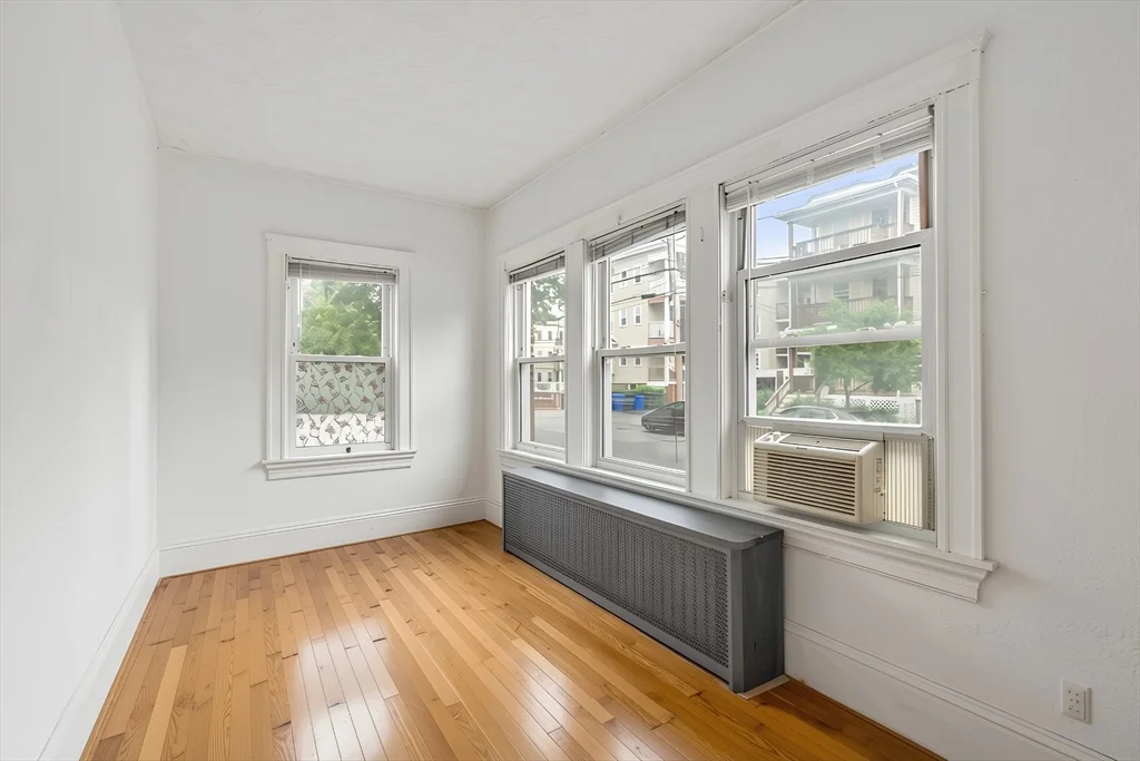 3 bed, 1 bath apartment for rent at 78 Euston Rd Unit 1, Brighton — photo 13 of 26