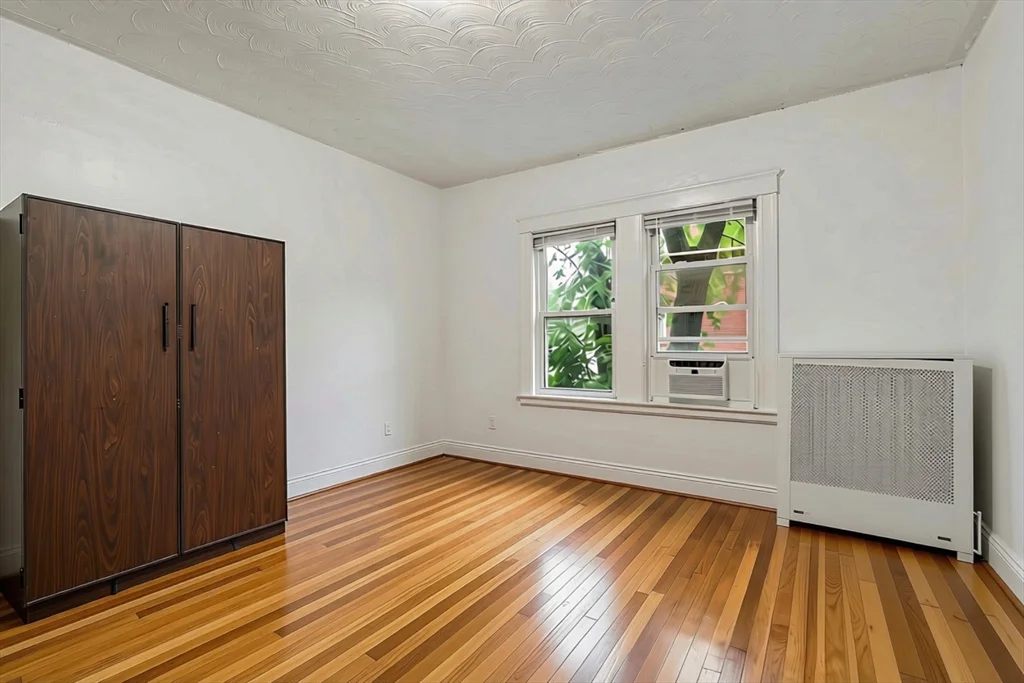 3 bed, 1 bath apartment for rent at 78 Euston Rd Unit 1, Brighton — photo 5 of 26