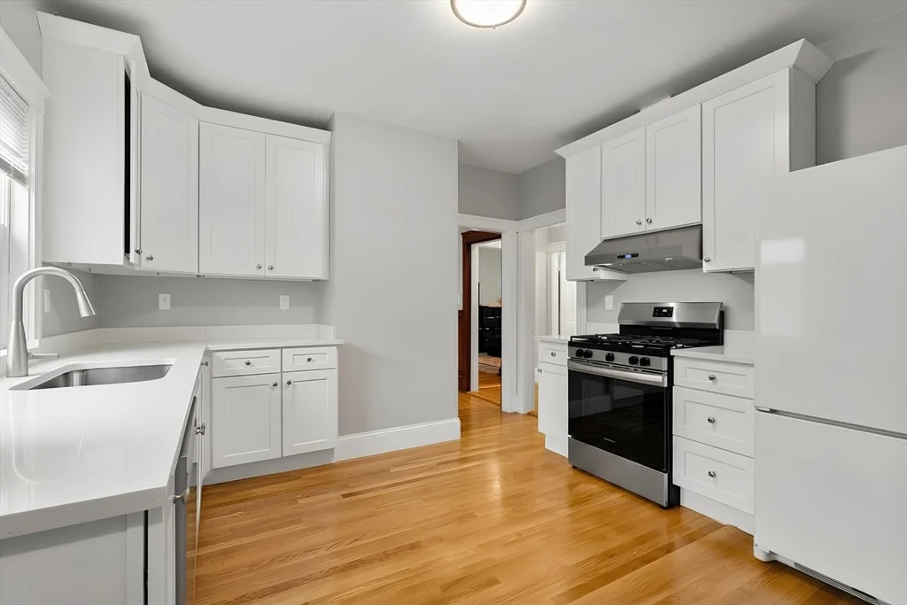 3 bed, 1 bath apartment for rent at 78 Euston Rd Unit 1, Brighton — photo 1 of 26