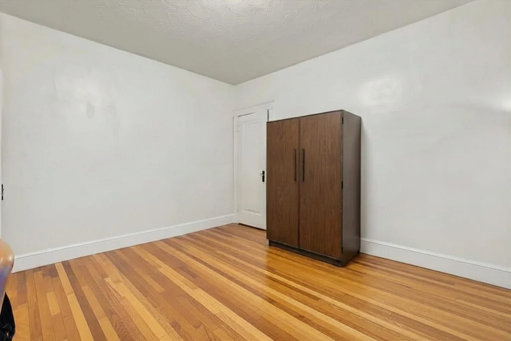 3 bed, 1 bath apartment for rent at 78 Euston Rd Unit 1, Brighton — photo 7 of 26