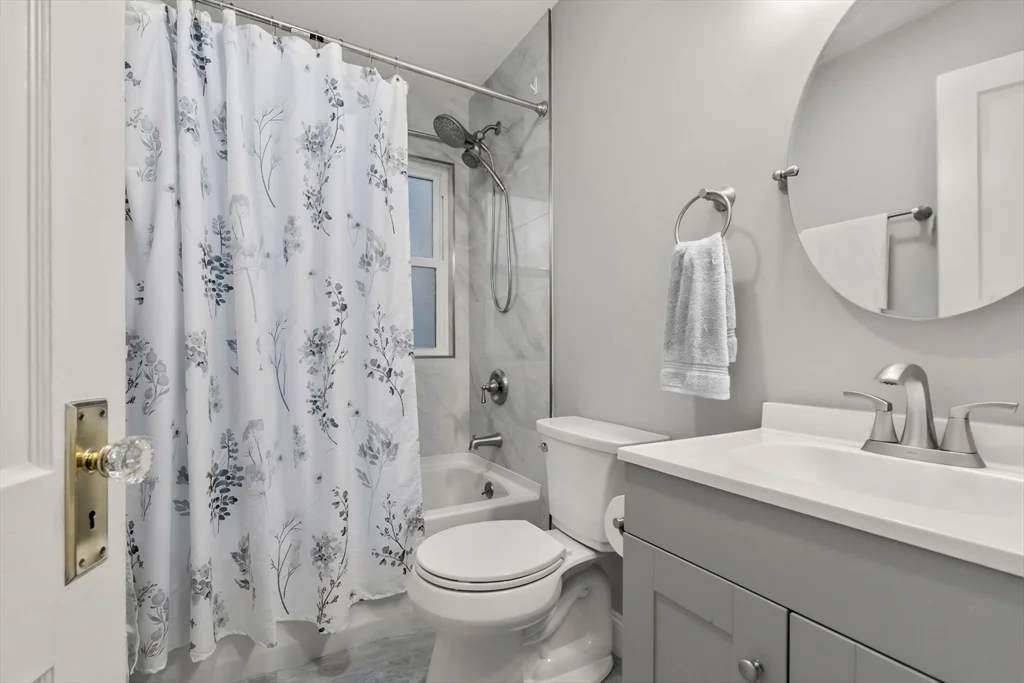 3 bed, 1 bath apartment for rent at 78 Euston Rd Unit 1, Brighton — photo 4 of 26