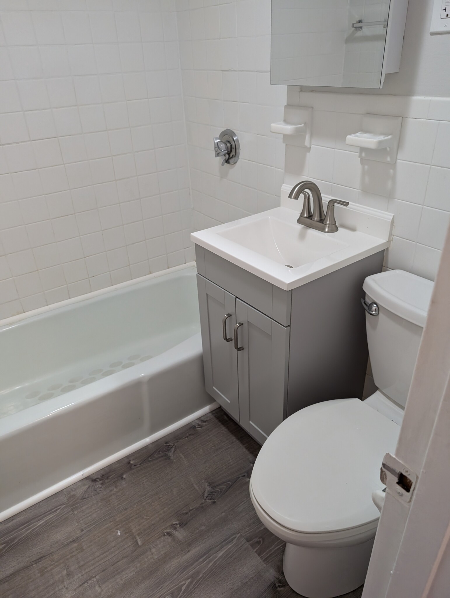 2 bed, 1 bath apartment for rent at 78 Florence St Unit 6, Everett — photo 10 of 11