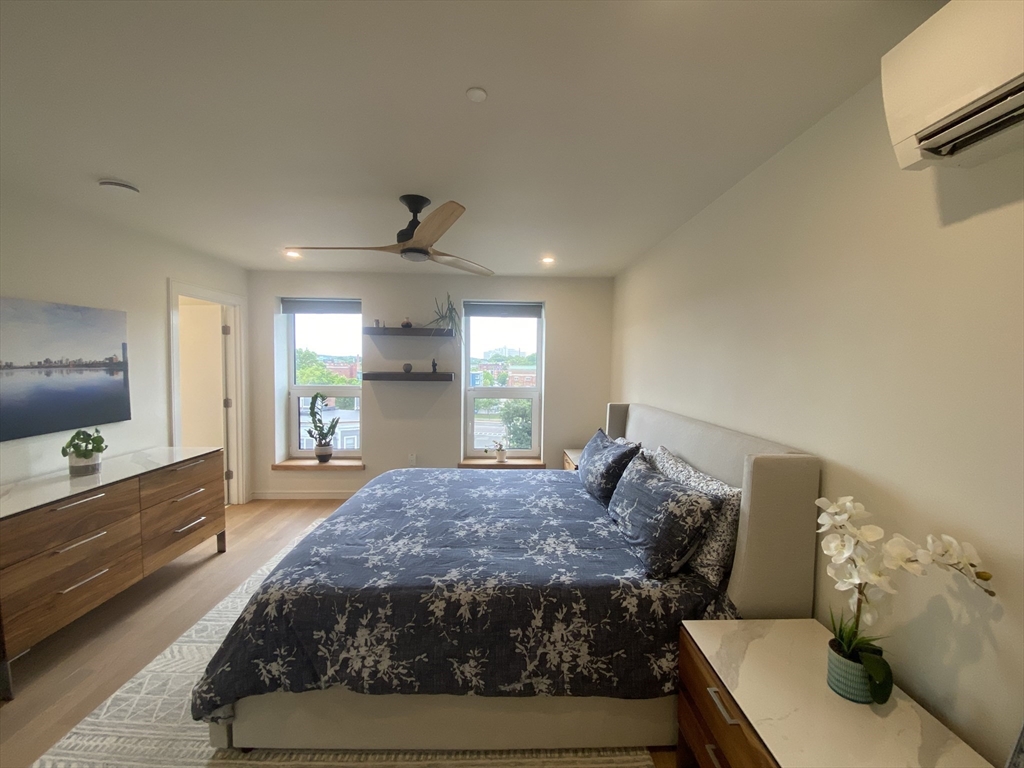 3 bed, 2 bath apartment for rent at 78 Fort Ave Unit 78, Roxbury — photo 16 of 36