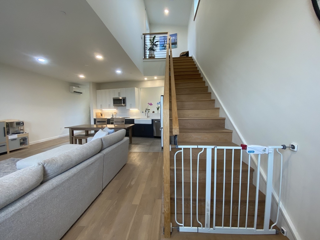 3 bed, 2 bath apartment for rent at 78 Fort Ave Unit 78, Roxbury — photo 10 of 36