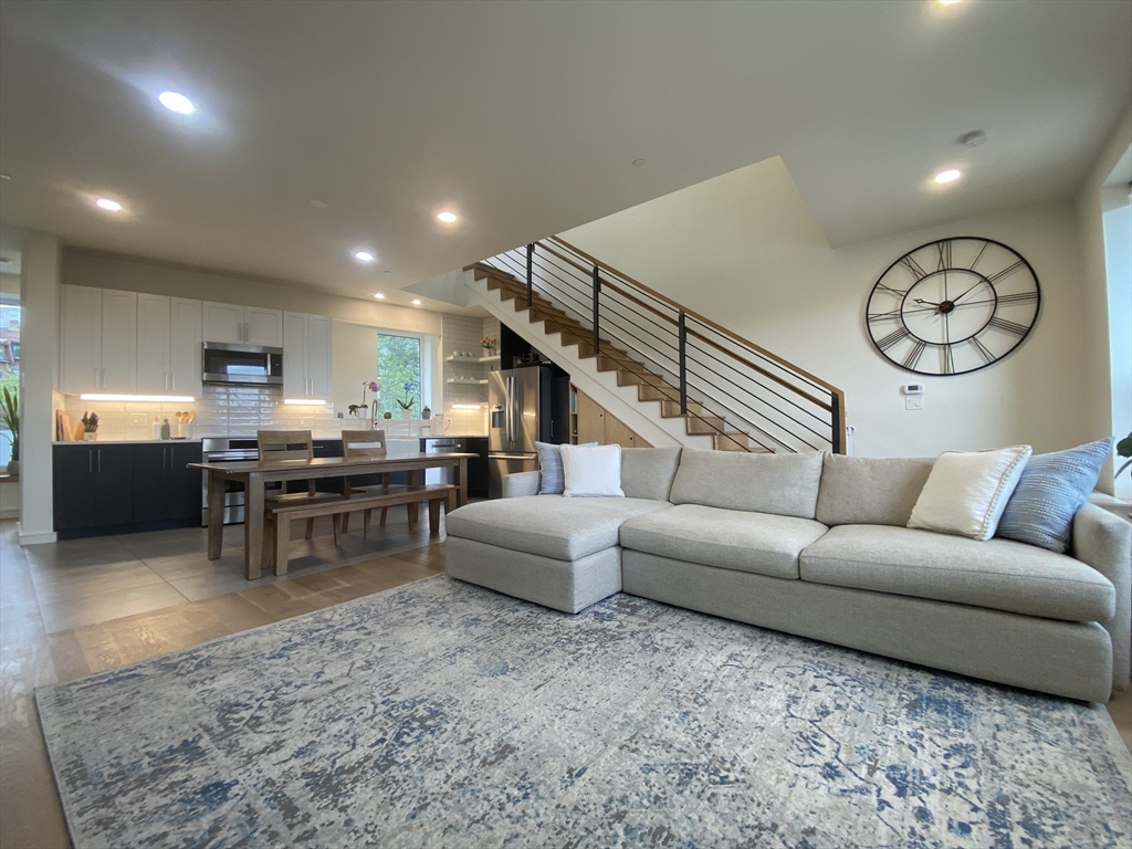 3 bed, 2 bath apartment for rent at 78 Fort Ave Unit 78, Roxbury — photo 1 of 36