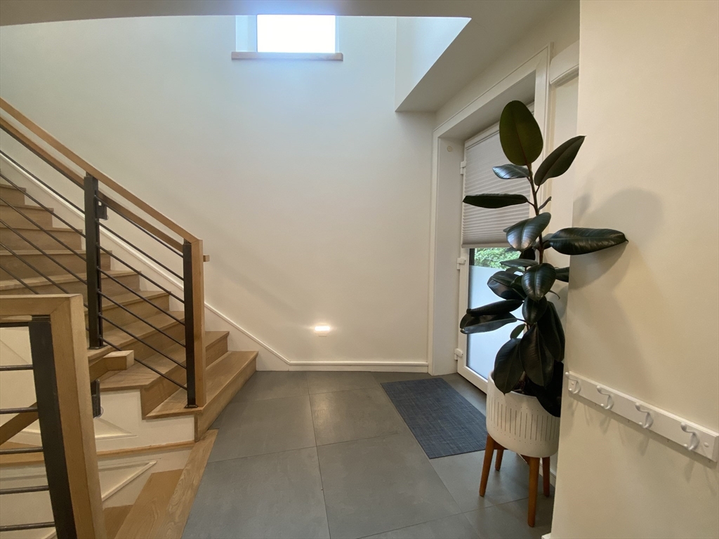 3 bed, 2 bath apartment for rent at 78 Fort Ave Unit 78, Roxbury — photo 28 of 36