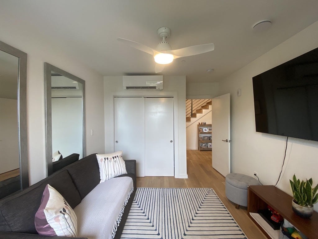 3 bed, 2 bath apartment for rent at 78 Fort Ave Unit 78, Roxbury — photo 21 of 36