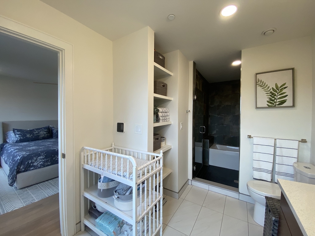 3 bed, 2 bath apartment for rent at 78 Fort Ave Unit 78, Roxbury — photo 27 of 36