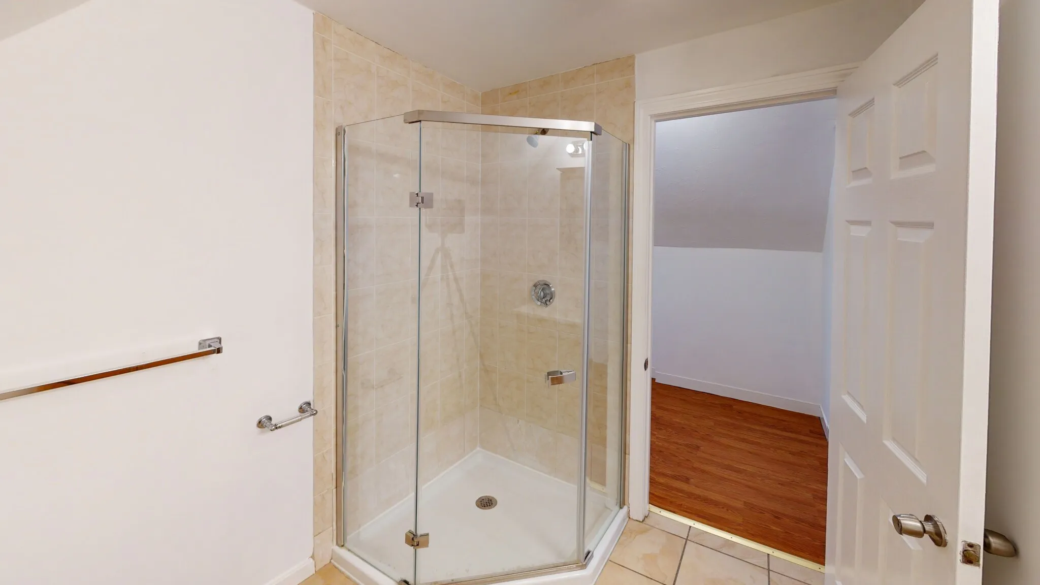 4 bed, 2 bath apartment for rent at 78 Fremont St Unit 1, South Medford — photo 10 of 11