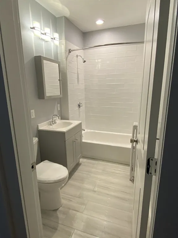 2 bed, 1 bath apartment for rent at 78 Fuller Unit 2, Dorchester — photo 8 of 11