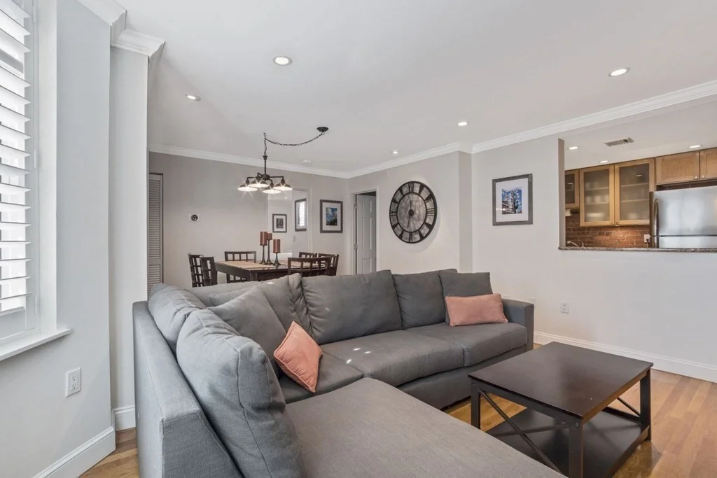 2 bed, 1 bath apartment for rent at 78 Gainsborough St Unit 304E, Fenway — photo 3 of 20