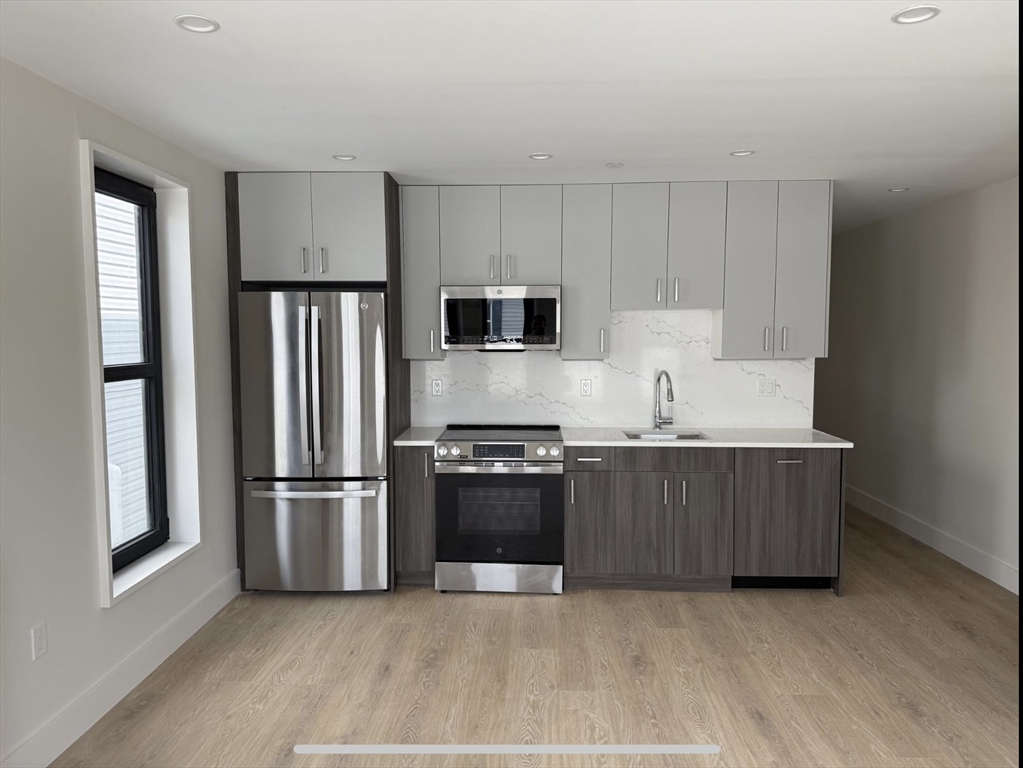 1 bed, 1 bath apartment for rent at 78 Gates Unit 1, South Boston