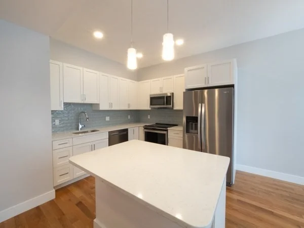 2 bed, 2 bath apartment for rent at 78 Gibbs St Unit 2, Coolidge Corner — photo 5 of 25