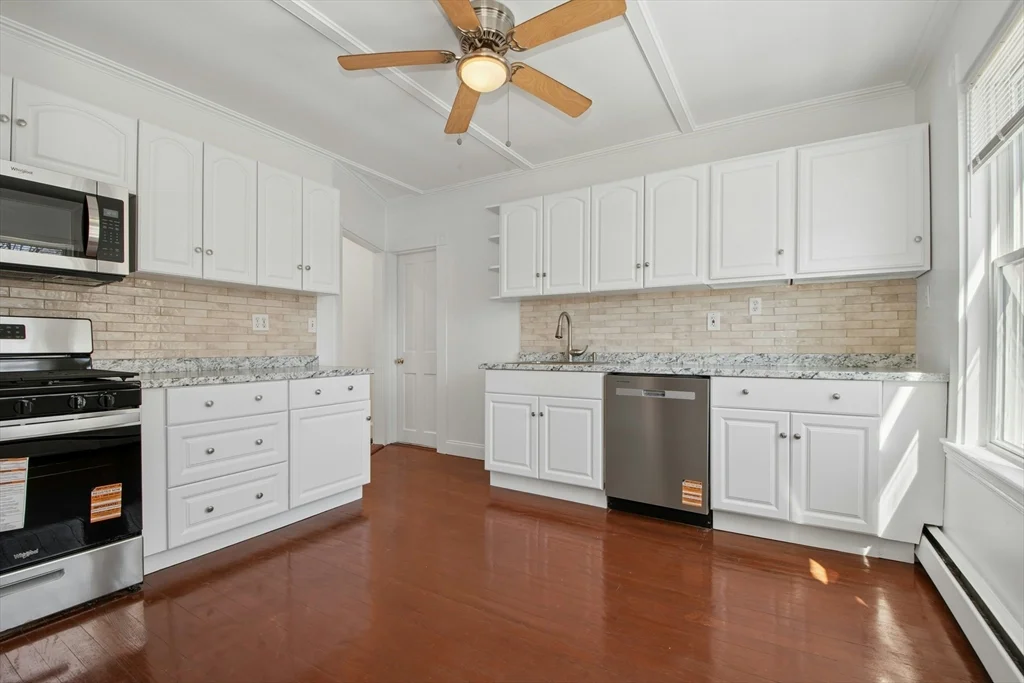 3 bed, 1 bath apartment for rent at 78 Grove St Unit 2, Gloucester — photo 6 of 23