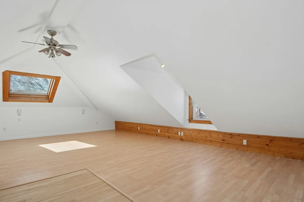 3 bed, 1 bath apartment for rent at 78 Grove St Unit 2, Gloucester — photo 16 of 23