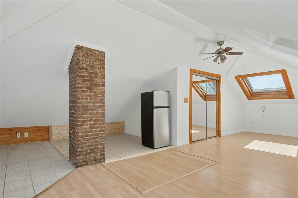 3 bed, 1 bath apartment for rent at 78 Grove St Unit 2, Gloucester — photo 18 of 23