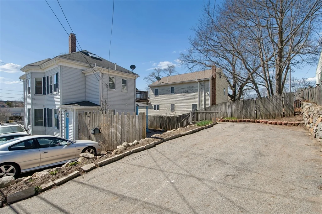 3 bed, 1 bath apartment for rent at 78 Grove St Unit 2, Gloucester — photo 23 of 23