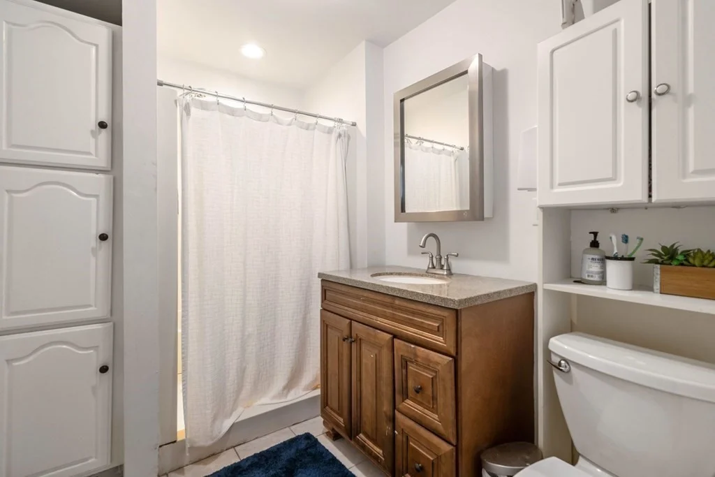 5 bed, 2 bath apartment for rent at 78 H St, Boston — photo 24 of 32